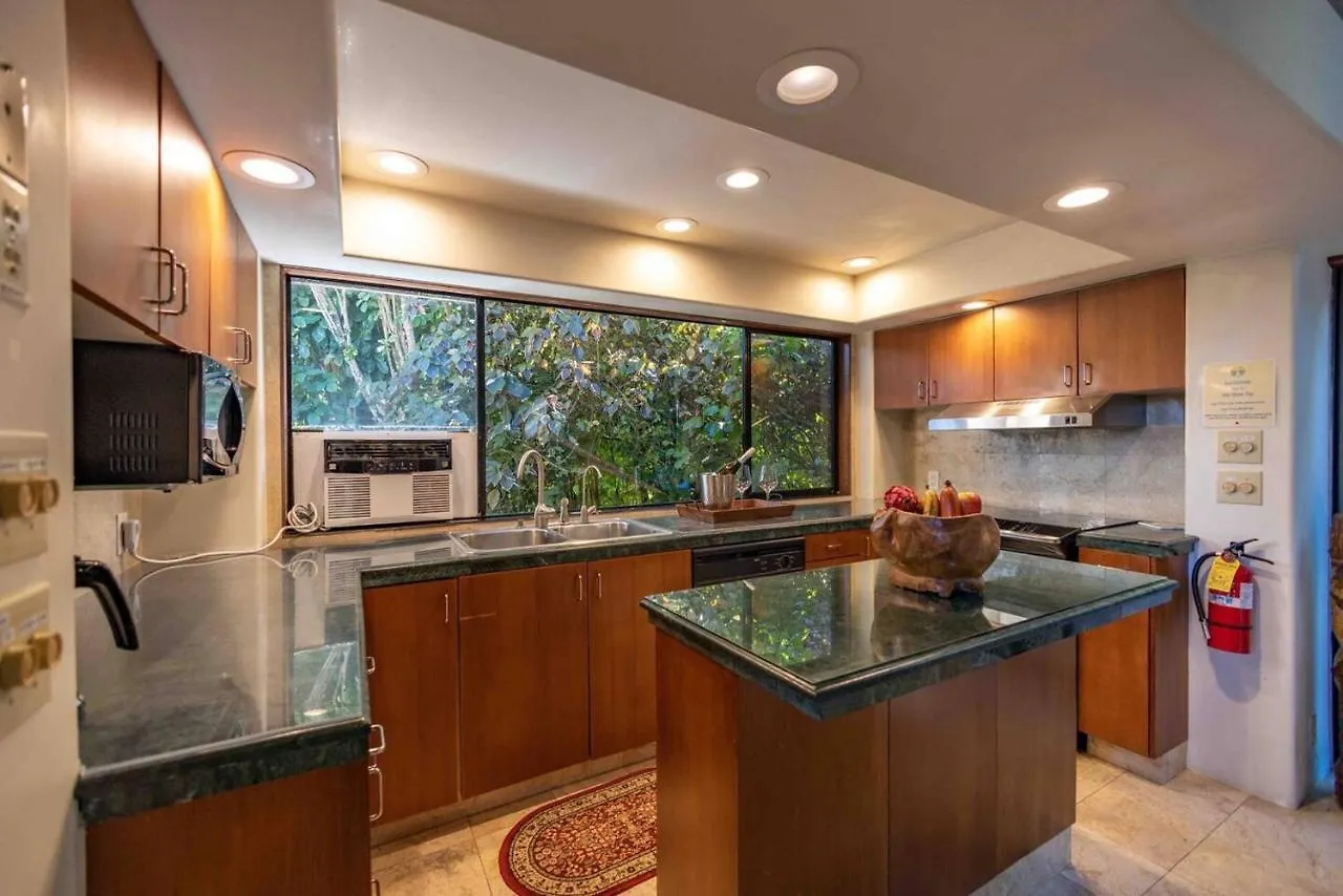 Chalet Jasmine Suite On Lush Farm In Haiku, Maui Jungle Huelo