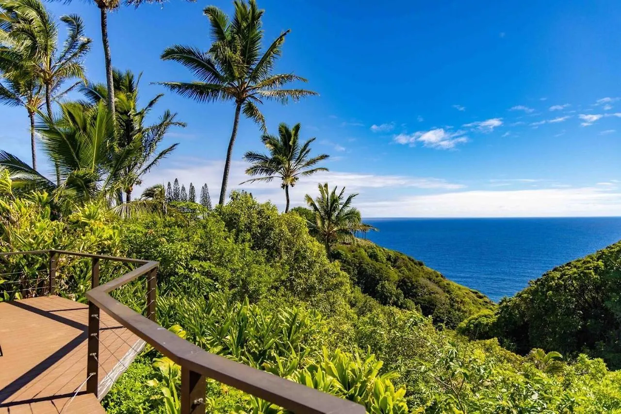 Chalet Jasmine Suite On Lush Farm In Haiku, Maui Jungle Huelo