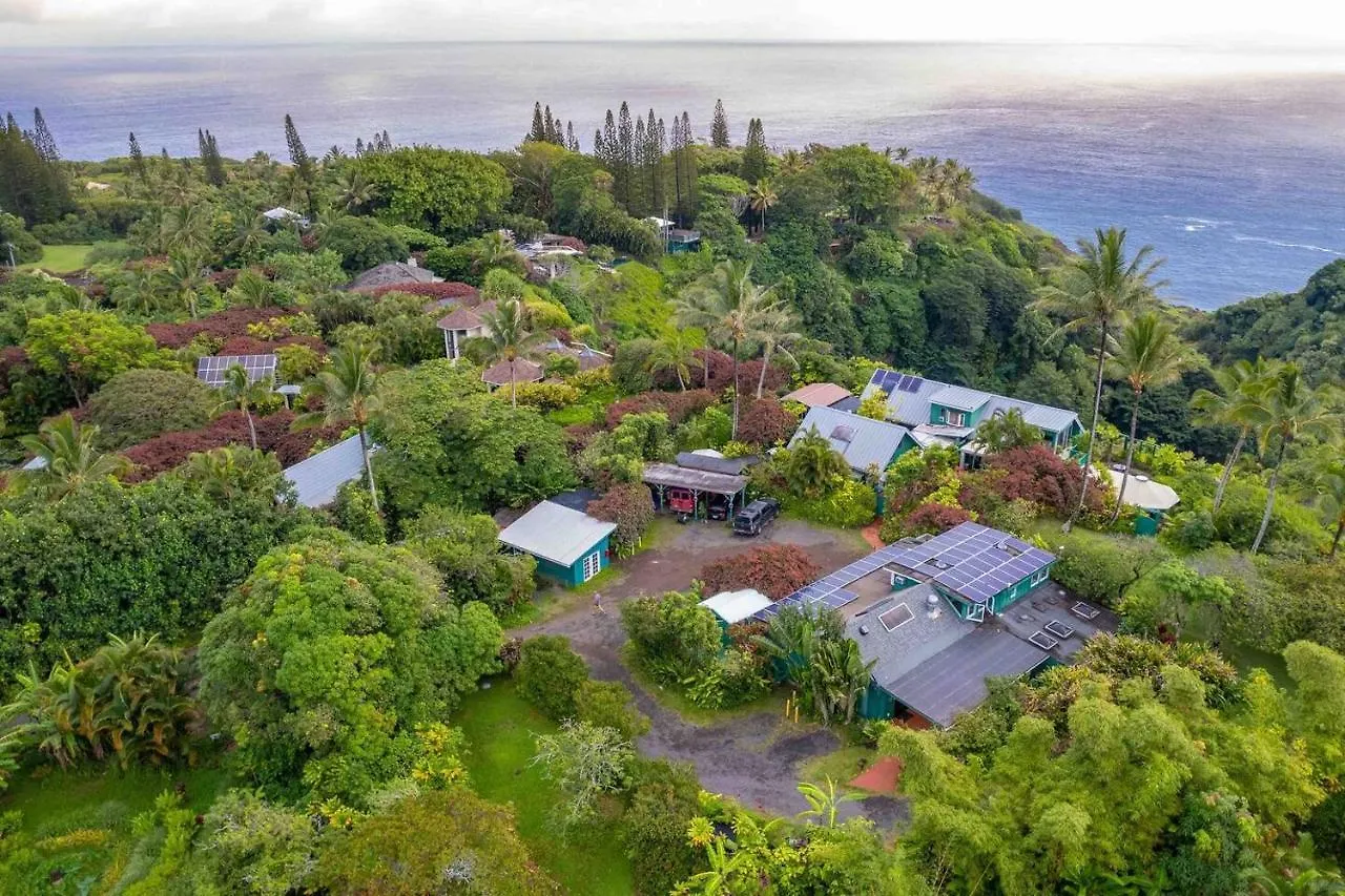 Jasmine Suite On Lush Farm In Haiku, Maui Jungle Huelo