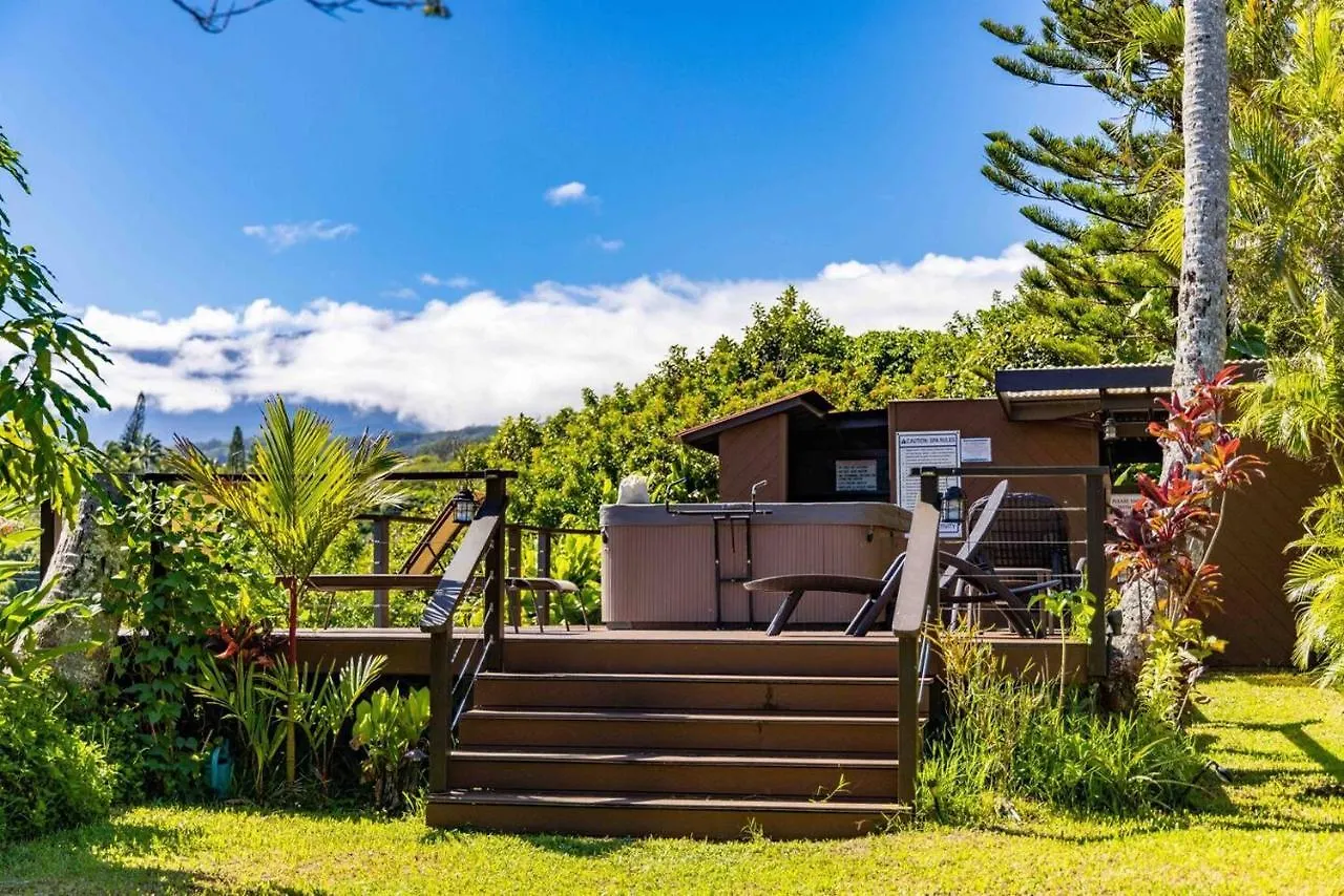 Jasmine Suite On Lush Farm In Haiku, Maui Jungle Huelo